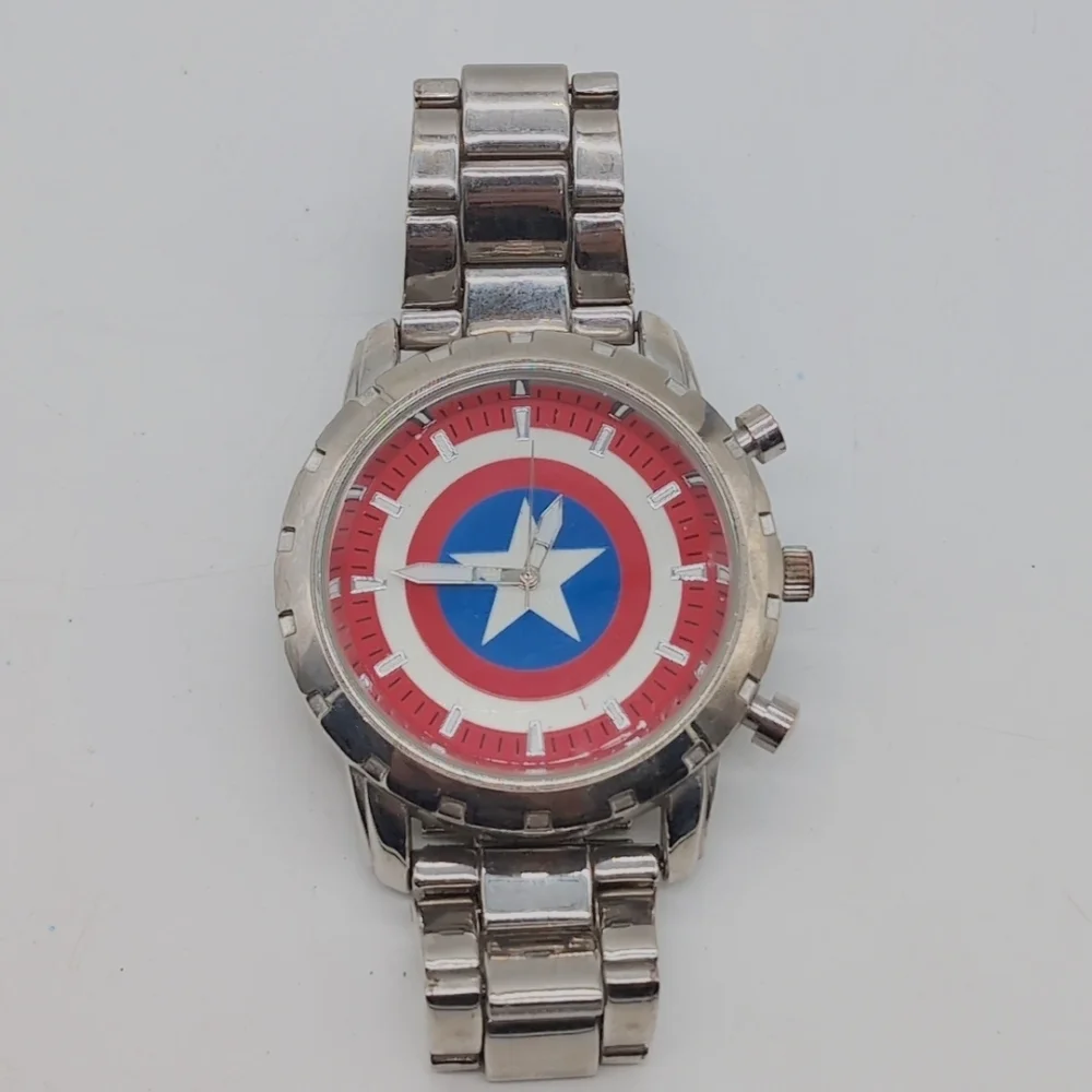 Marvel 3 Button Silver and Red Captain America Men's Watch